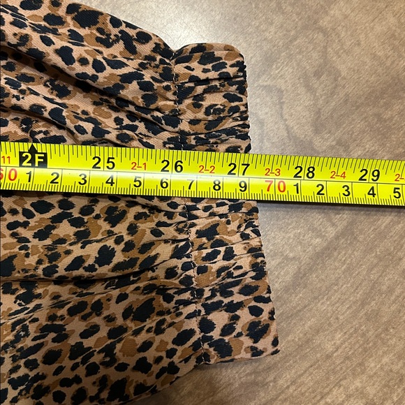 Tuckernuck Pomander Place Carlota Peplum Top Leopard Animal Print XXL
X - Picture 15 of 17